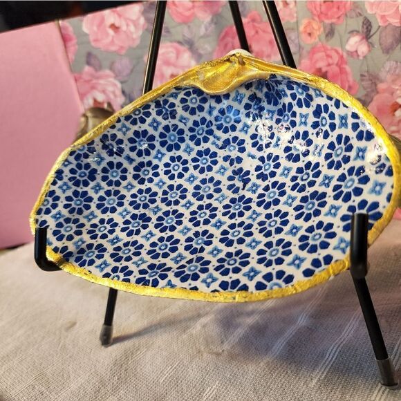 DECOUPAGE CLAM SHELL DECOUPAGE BLUE DESIGN TRINKET DISH - Picture 3 of 13
